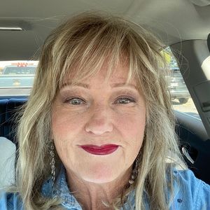 Meet your Posher, Cindy